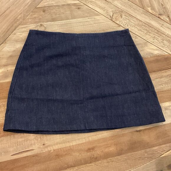 Tuckernuck Navy Denim Taryn Mini Skirt XS Straight Silhouette Preppy Coastal NEW - Picture 3 of 10